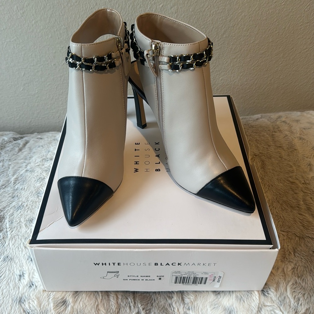 White House Black Market Gia Shootie. SZ 8 NWT